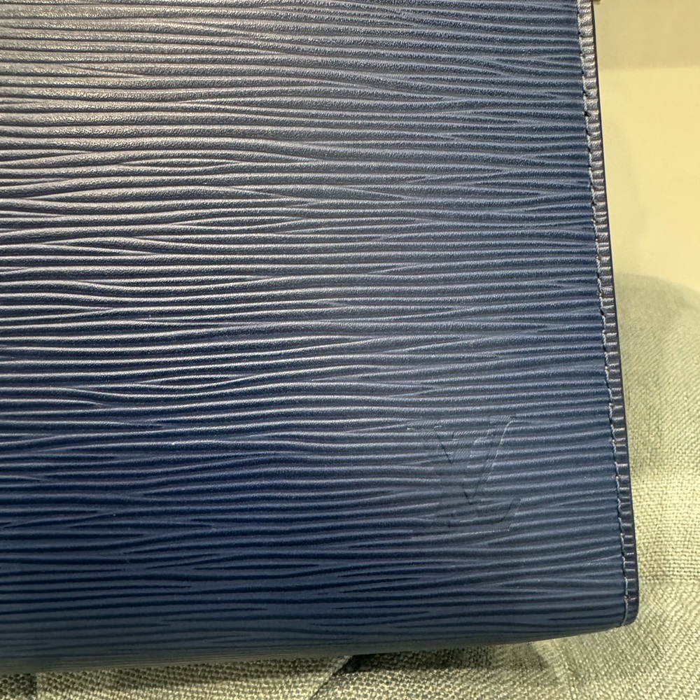 Louis Vuitton Pochette Voyage Authentic